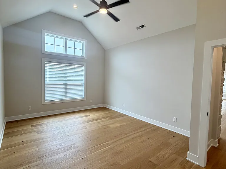 204 Crest Ridge Ct — Photo 22