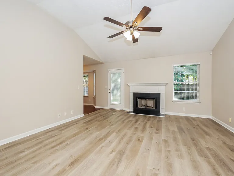 816 Pantera Dr — Photo 5