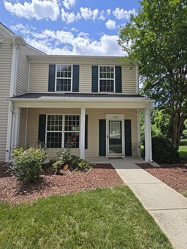 3902 Elizabeth Glen Way Photo 1