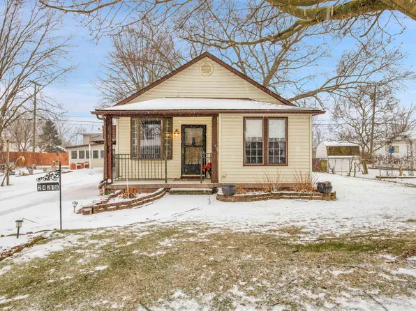 24210 Trombley St, Clinton Township, MI 48035