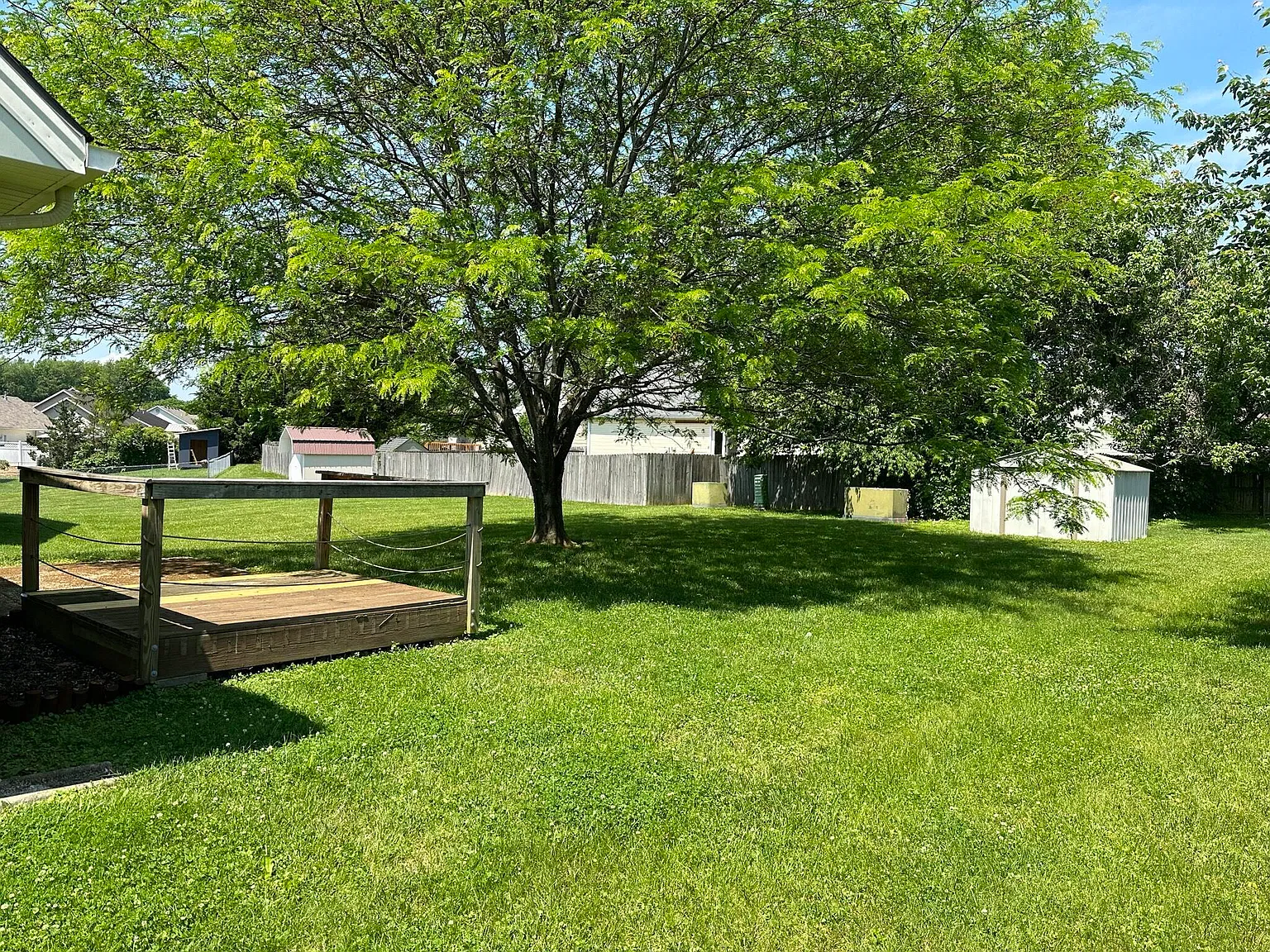 3 bed, 2.0 bath, 1152 sqft, $1,695 — Photo 4