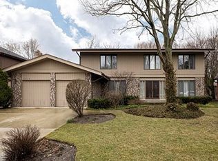 2030 Mallard Dr, Northbrook, IL 60062