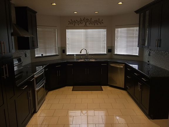 4th image of 8870 N Meridian Ave