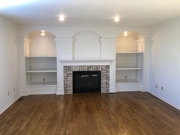 5th image of 7697 Cove View Dr