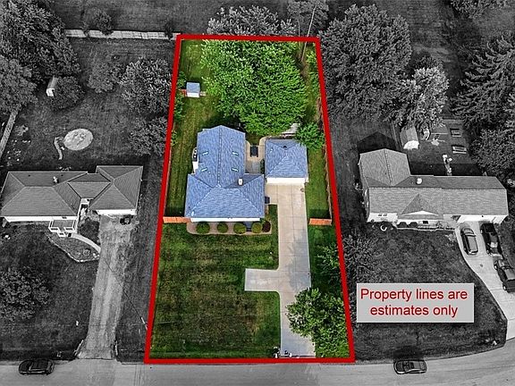 4th image of 1199 Stearns St
