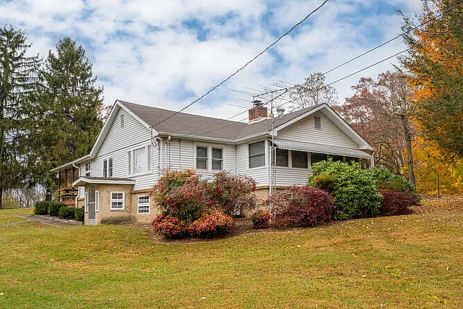 31 Queen Rd — Photo 4