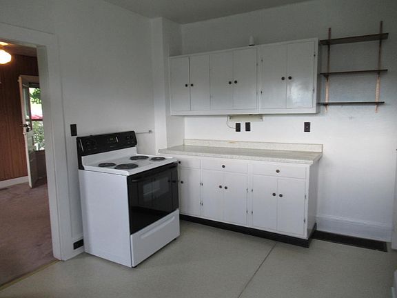 3rd image of 480 Anderson St