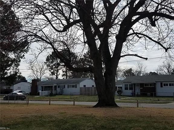 2nd image of 417 Cabot St