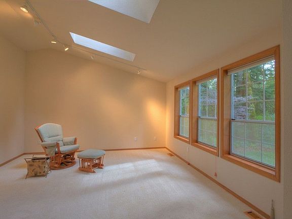 3rd image of 44522 SE 166th St