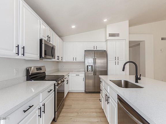 3rd image of 8041 W EUGIE Avenue