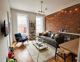 447 West 22nd Street, #3