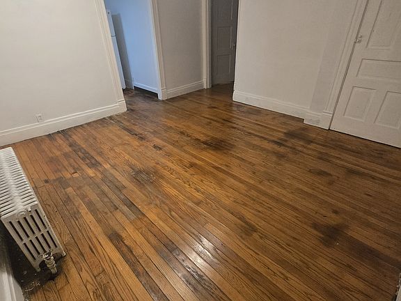 3rd image of 202 11th St APT 2