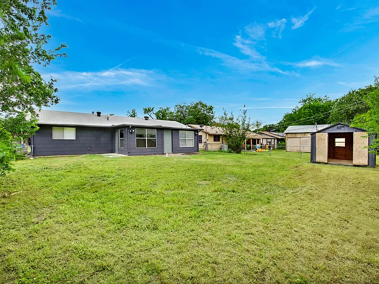 4351 Sun Gate St — Photo 12