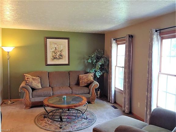 5th image of 140 Villanova Cir
