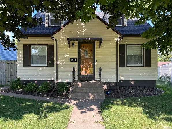 3827 Sturdevant St, Davenport, IA 52806