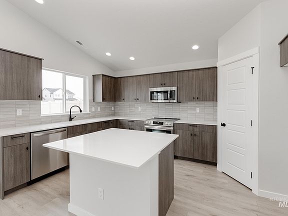 3rd image of 6772 W Plateau Creek Dr