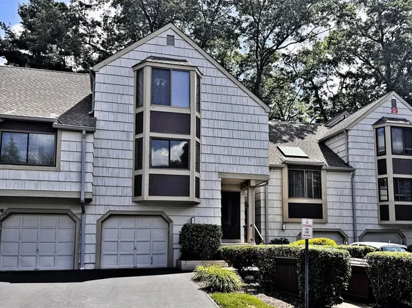 168 Treetop Circle, Nanuet, NY 10954