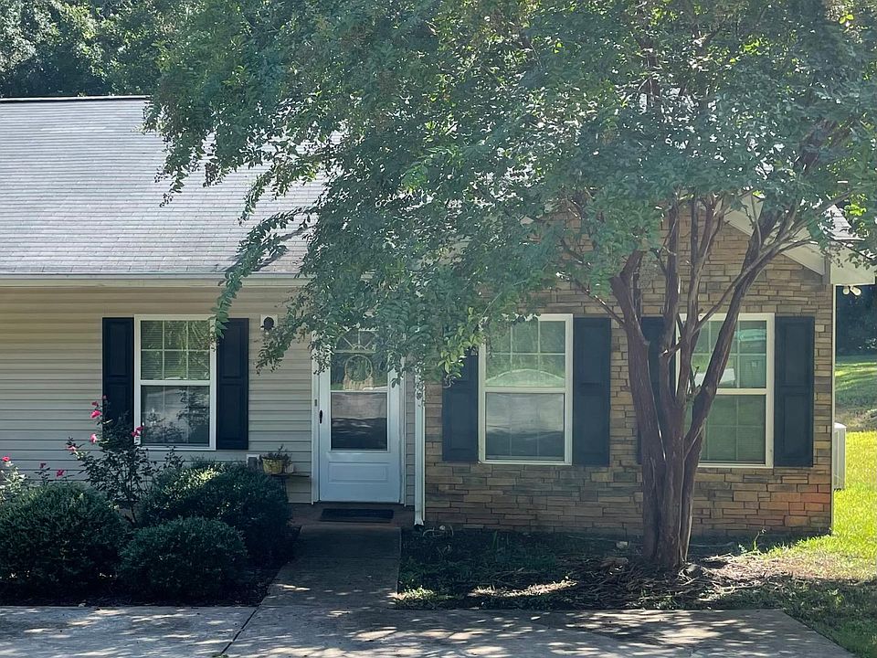 2nd image of 47 Crestwood Dr