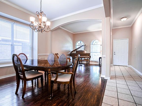 3rd image of 1619 Briarhollow Ct