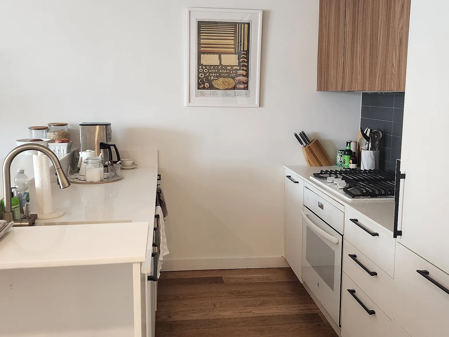 445 West 35th Street — Photo 4
