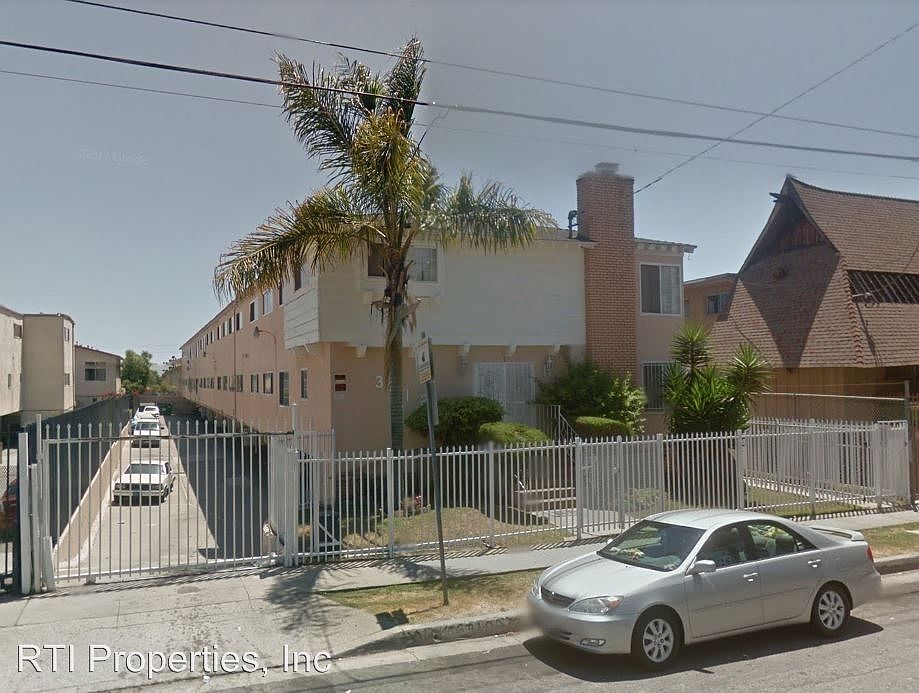 1st image of 3612 W 102nd St APT 15