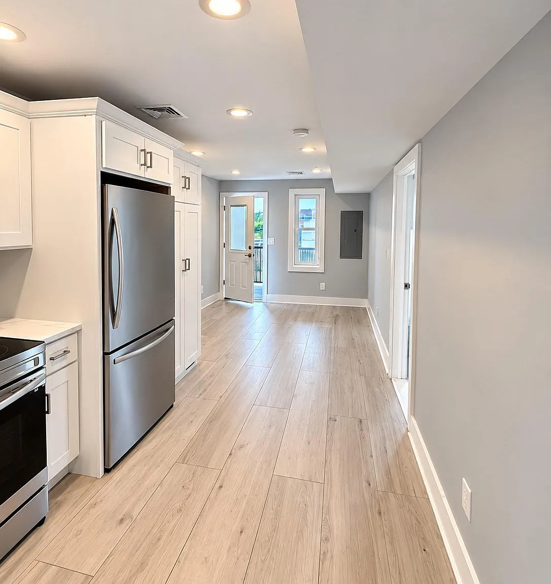 2 bed, 1.0 bath, 5450 sqft, $2,800 — Photo 1