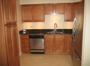 2853 N Greenview Ave, Chicago, IL 60657