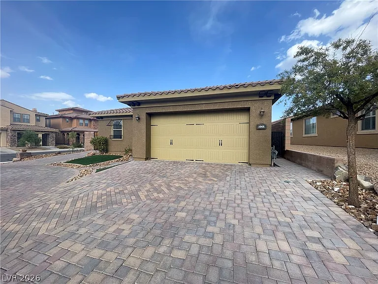 1066 Via Nandina Pl — Photo 1