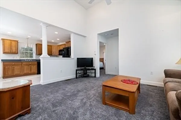 367 Rockland St #1 — Photo 17