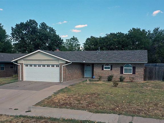 2nd image of 2405 NW Robinhood Dr