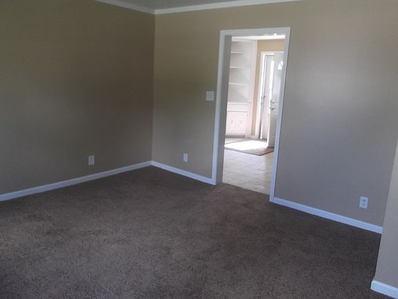5th image of 1301 N Wheeling Ave