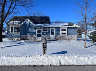 702 Marie Ave, Machesney Park, IL 61115