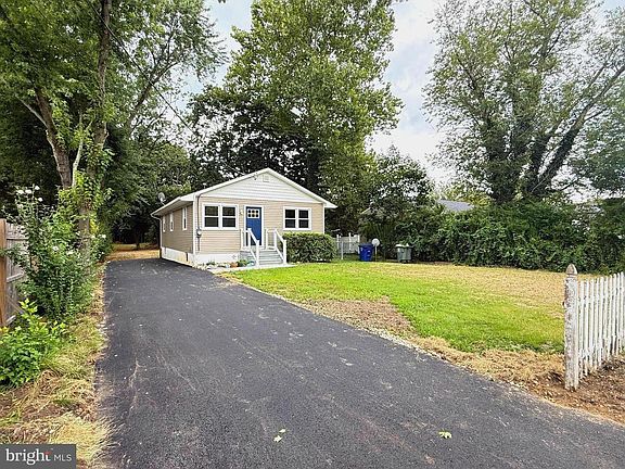 3rd image of 24 Woodland Ave