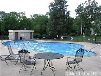 1 bed, 476 sqft, $1,300 — Photo 3