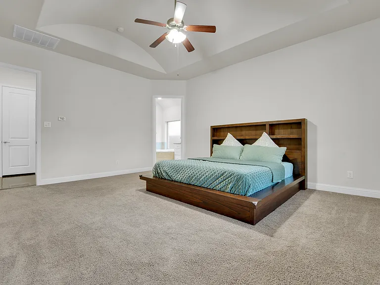 1011 Prairie Ridge Ln — Photo 14