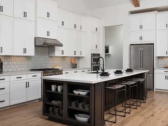 385 Smarty Jones Avenue Elevation Image 4