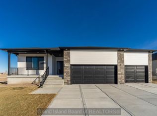 1435 Sagewood Ave, Grand Island, NE 68803