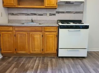 146 N Grove St #1, East Orange, NJ 07017