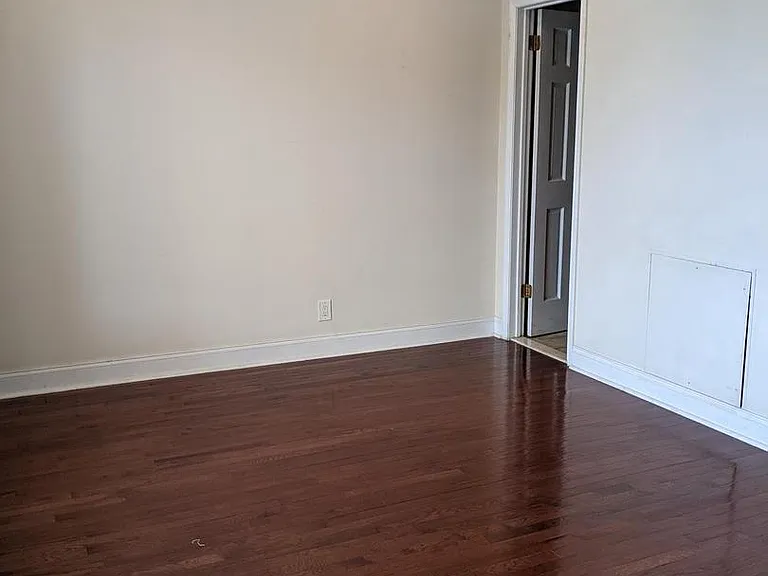 627 N 18th St #205 — Photo 8