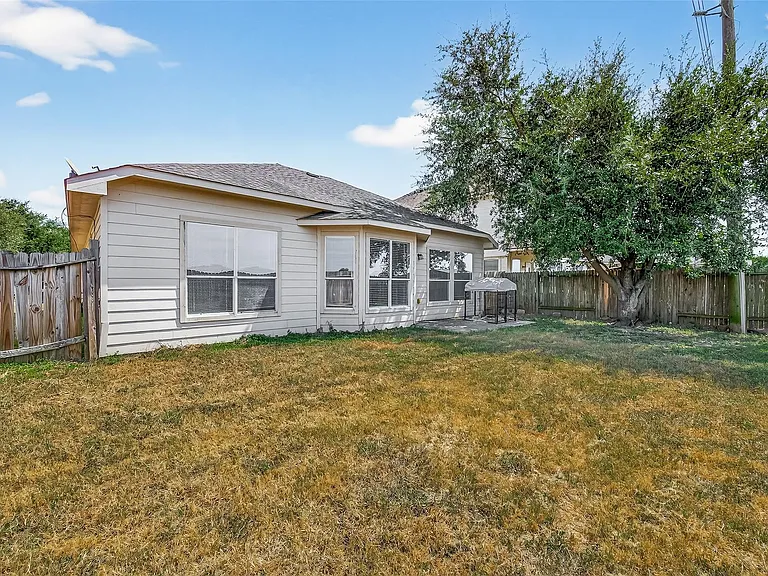 21339 Bella Jess Dr — Photo 18