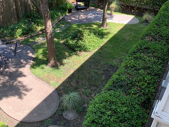 Courtyard with barbecue grill
