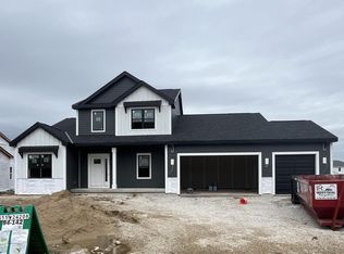 N55W24208 Peppertree Dr S, Sussex, WI 53089