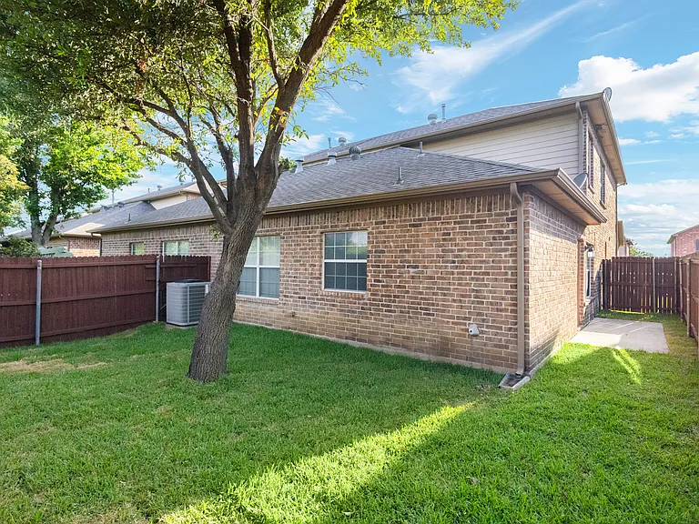 154 Castleridge Dr #B — Photo 11