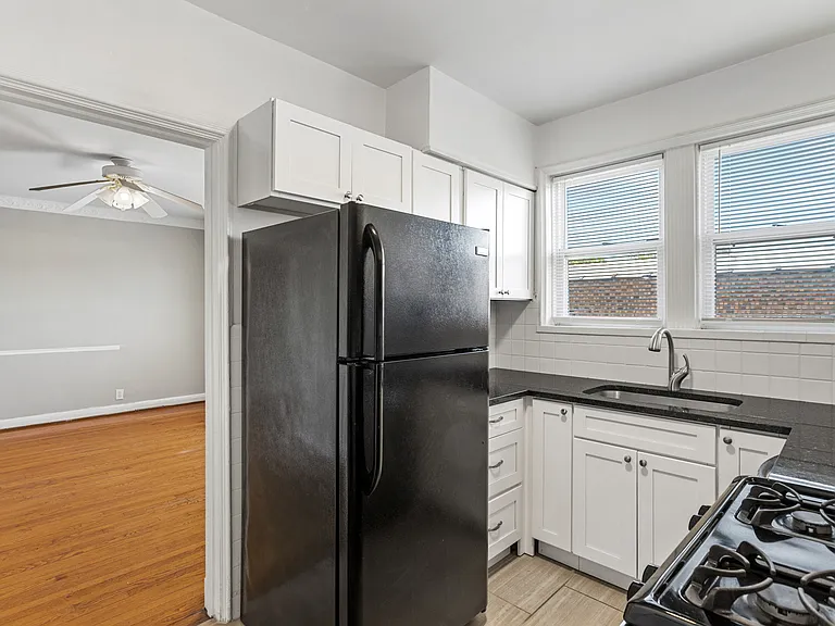 7539 Byron Pl #3W — Photo 11