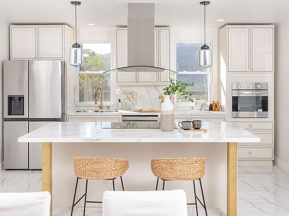 2nd image of 451 Laureles Grade Rd