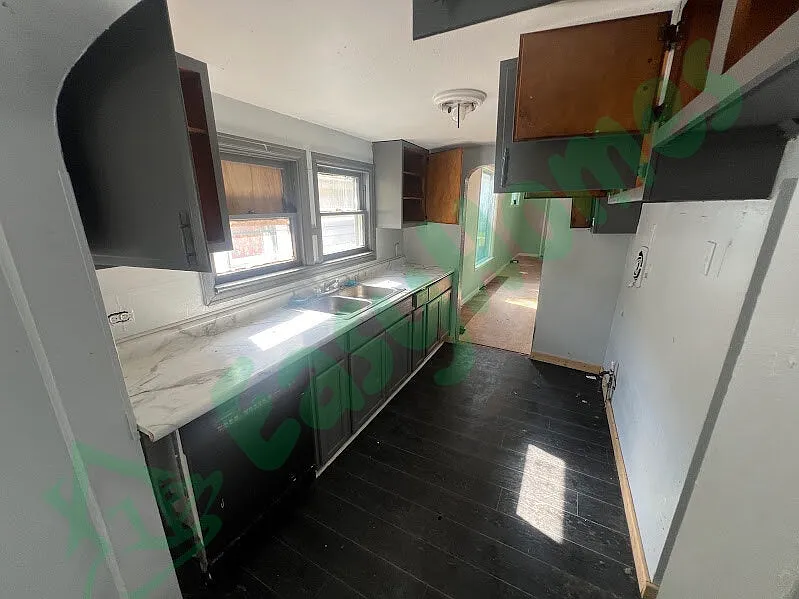 920 Orchard Street — Photo 2
