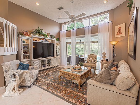 3rd image of 1402 SW Bent Pine Cove