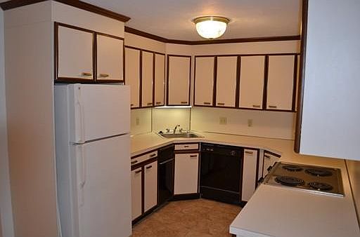 3rd image of 785 Washington St APT 104