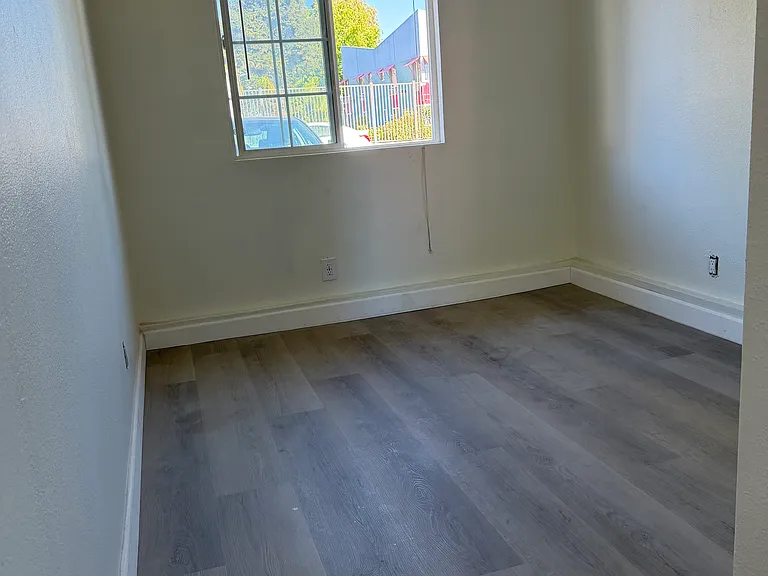 81 Viewmont Ave #B — Photo 5