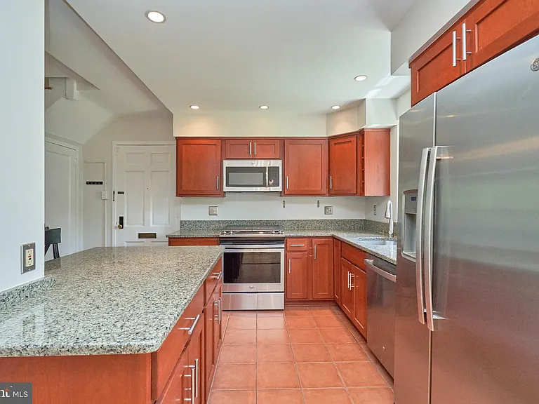 3314 Gunston Rd #730 — Photo 6